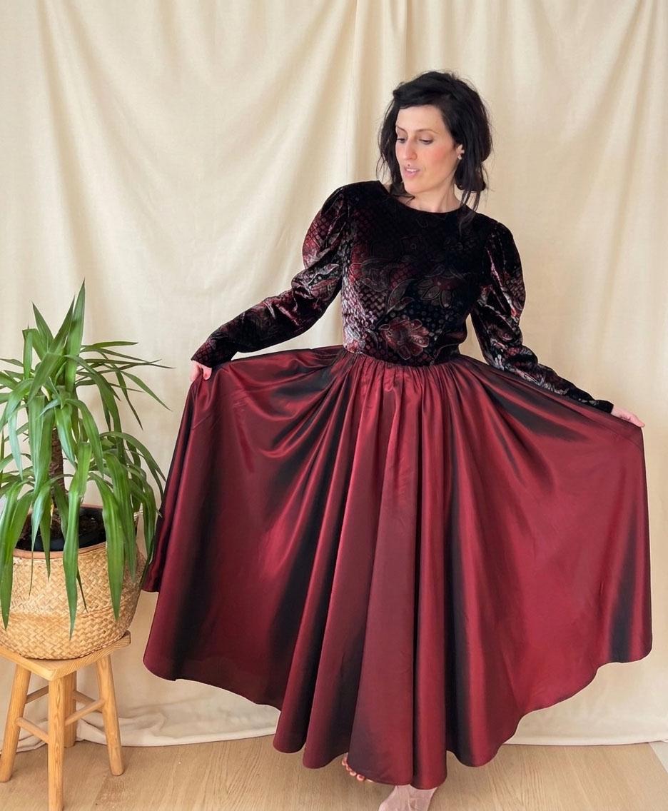 green emerald velvet dress Amazon.com: Girls Russian Traditional Dance Dress Puff Sleeve Swing Ethnic  Performance Outfit Red : Clothing, Shoes & Jewelry main image 0