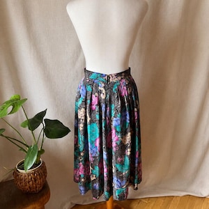 Vintage pleated satin skirt M 80, midi high waist shiny metallic skirt image 7