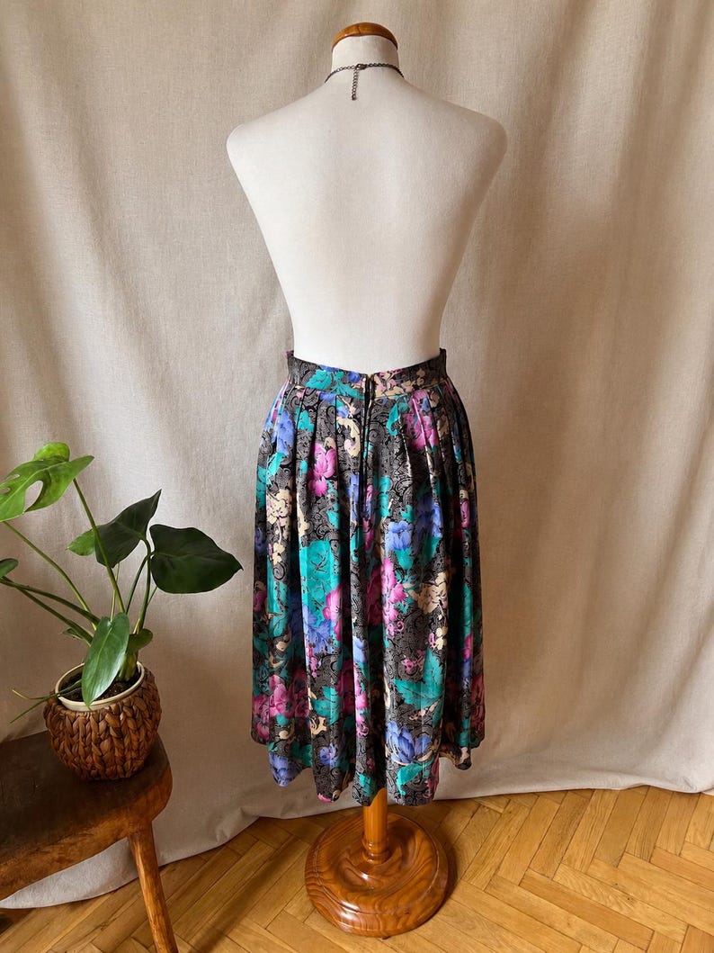 Vintage pleated satin skirt M 80, midi high waist shiny metallic skirt image 7