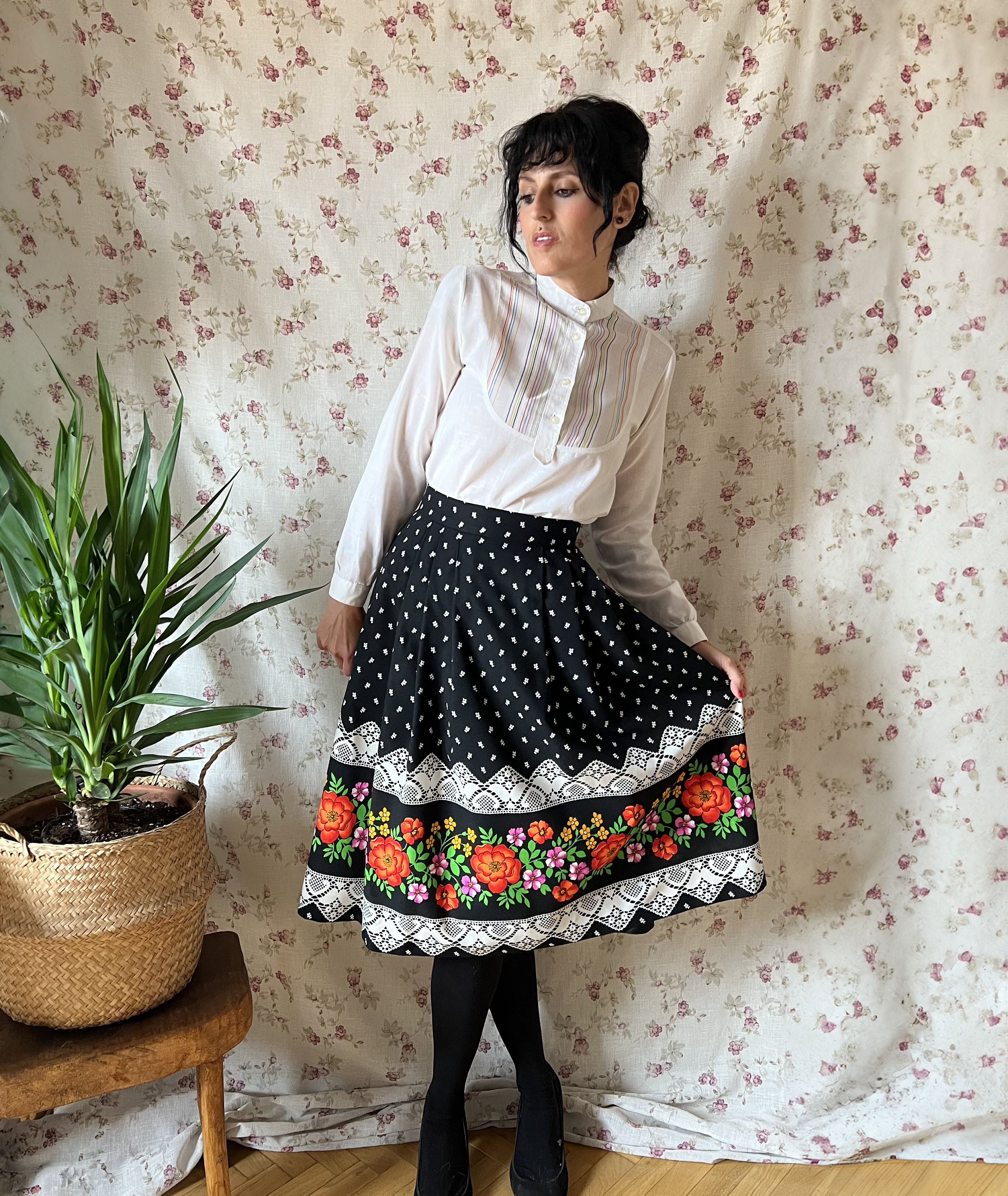 スカート Hungarian vintage embroidery skirt Hungarian Folk Skirt - Etsy