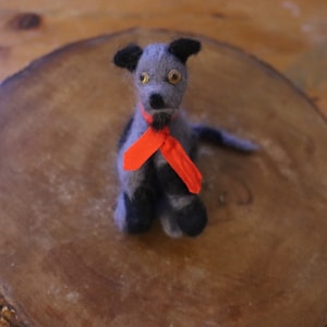 Nadelgefilzter Hund