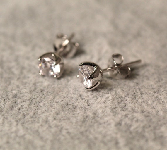 4 Prong Settings Diamond Stud Earrings / Best Locking Earrings