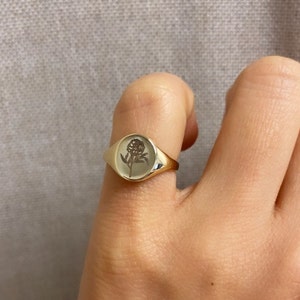 Flower signet ring, 14k Signet Ring, Birthday Flower ring / personalized ring men / meaning ring gold / men&#39;s ring gold