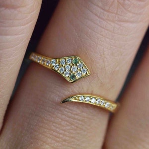 14k Snake Ring / Diamond Snake Ring / 18k Snake Ring / Handmade Ring / Unique Ring Women / Sake Lover Ring