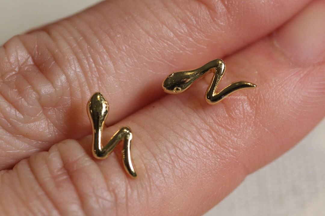 Boucles D'oreilles Longues Pendantes Couleur Or Maille Serpent - Occasion En Bon état