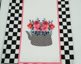 Table Runner | Flowers in Vase Tablecloth | Spring House Style