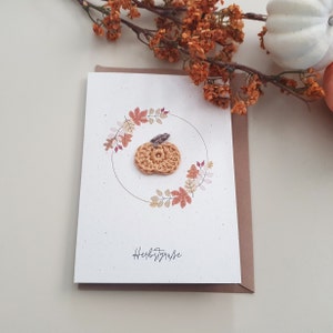 Herbstgrüße | Karte mit Häkelapplikation Kürbis | Postkarte mit Herbstmotiv Herbstliche Grußkarte aus Recycling Papier