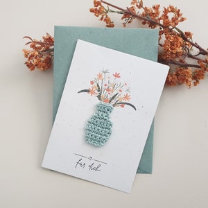 Bunte Grußkarte mit Häkelapplikation Vase und Blumenstrauß | Karte aus Recycling Kraftpapier | Geburtstagskarte mit Blumen für dich