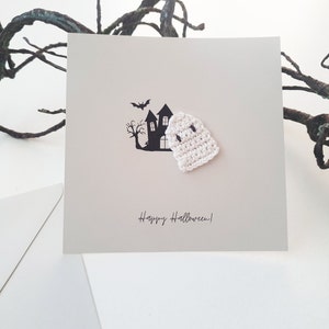 Halloween wenskaart | Happy Halloween ansichtkaart | lichtgrijze kaart met envelop 15 x 15 cm in drie designs