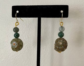 Brincos de concha de cristal