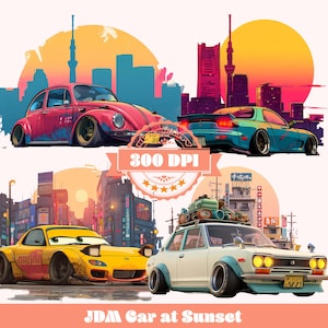 Puede incluir: Ilustración de cuatro coches JDM al atardecer. Los coches son un Volkswagen Beetle rojo, un coche deportivo verde azulado, un coche deportivo amarillo con ojos de dibujos animados y un coche blanco con equipaje encima. El texto "300 DPI" y "JDM Car at Sunset".