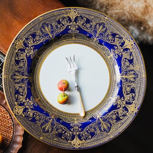 Vintage Royal Worcester Large dinerbord, 26 cm, kobaltblauw met reliëfvergulding, neoklassiek