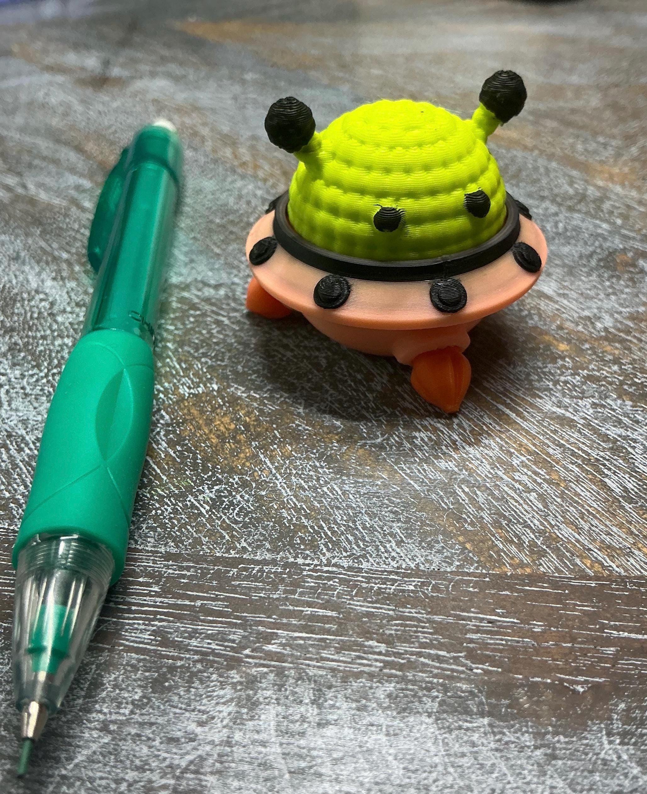 3D Printed Alien Fidget Toy – UFO Desk Buddy | Stress Relief | Fun Gift ...