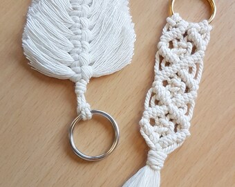 Macramé keychain made in France