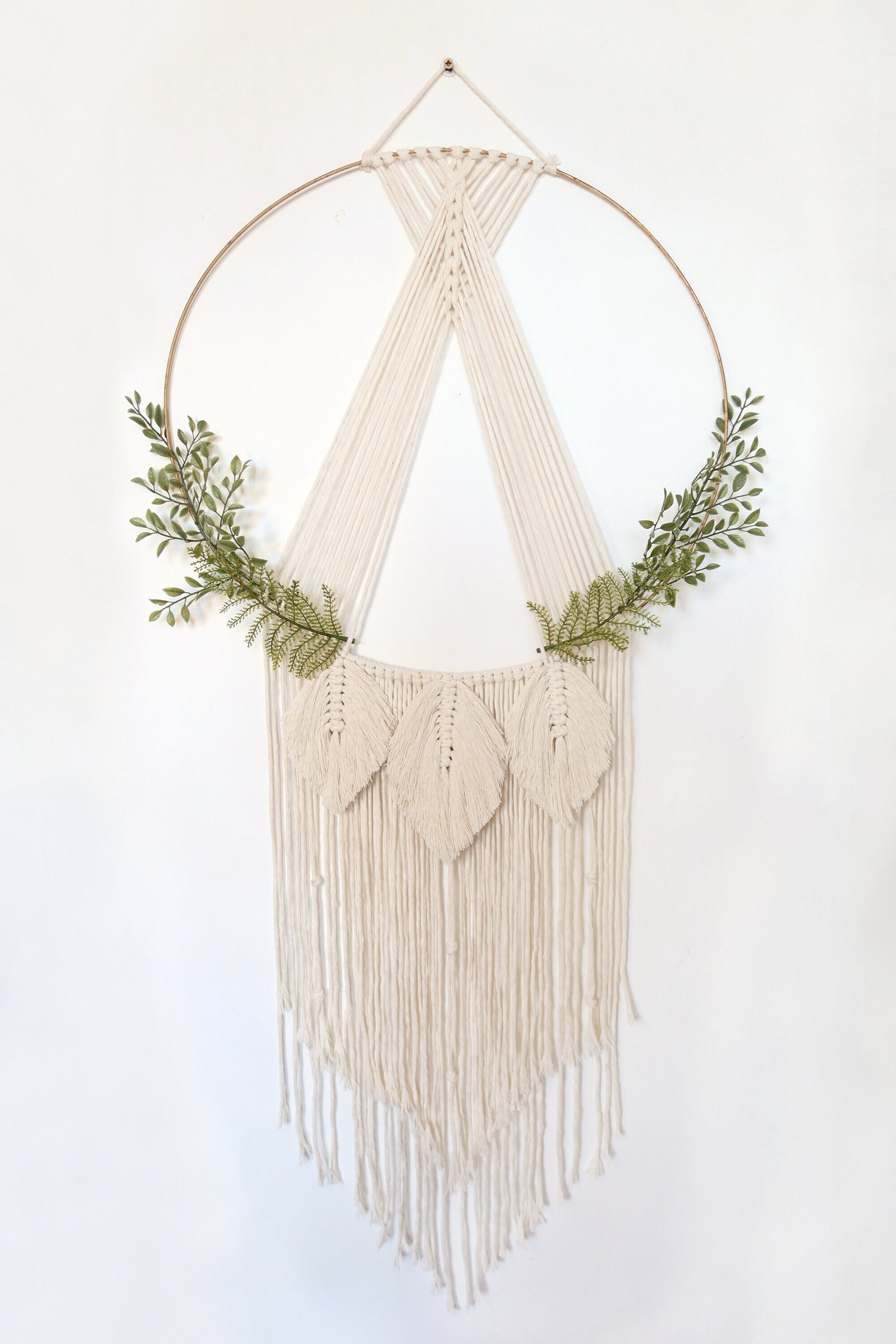 Attrape-Rêve Bohème en Macramé Feuillage et Plumes