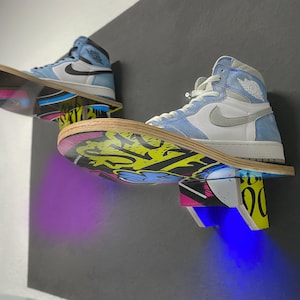 Lighted Skateboard Shelf, Gift, Gaming Room, Gifts for Men, Birthday, Bob Burnquist, Sneaker, Floating, Nike, Koston, LED