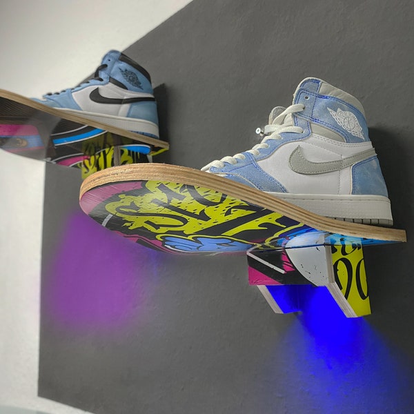 Beleuchtetes Skateboard Regal, Geschenk, Gaming Room, Geschenke für Männer, Geburtstag, Bob Burnquist, Sneaker, Schwebend, Nike, Koston, LED