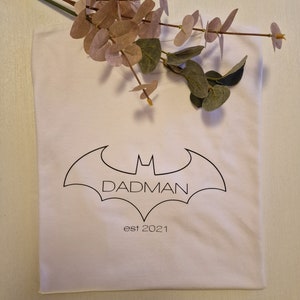 DADMAN Papa T Shirt Valentinstag Ostern Vatertag Geschenk Vatertags Geschenk Vatertags Shirt Ostern Bild 2