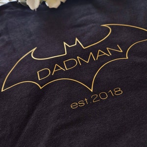 DADMAN Papa T Shirt Valentinstag Ostern Vatertag Geschenk Vatertags Geschenk Vatertags Shirt Ostern Bild 3