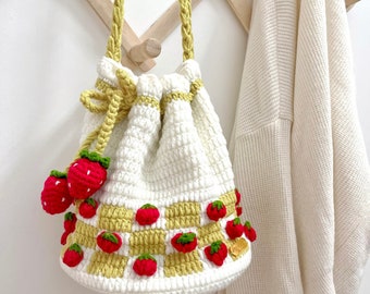 Strawberry Crochet Bag, Handmade Cottagecore Purse, Cute Fruit Crossbody Bag, Kawaii Summer Shoulder Bag, Whimsical Summer Accessory