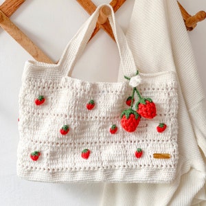 Strawberry Crochet Bag with HandBag Style, White Strawberry Purse Minimalist, Modern Crochet Shoulder Bag, Cute Crochet Bag Pattern image 1