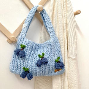 Blaubeere Minimalist Häkeltasche, kleine niedliche Häkeltasche, ästhetische Handtasche, handgemachte Häkeltasche