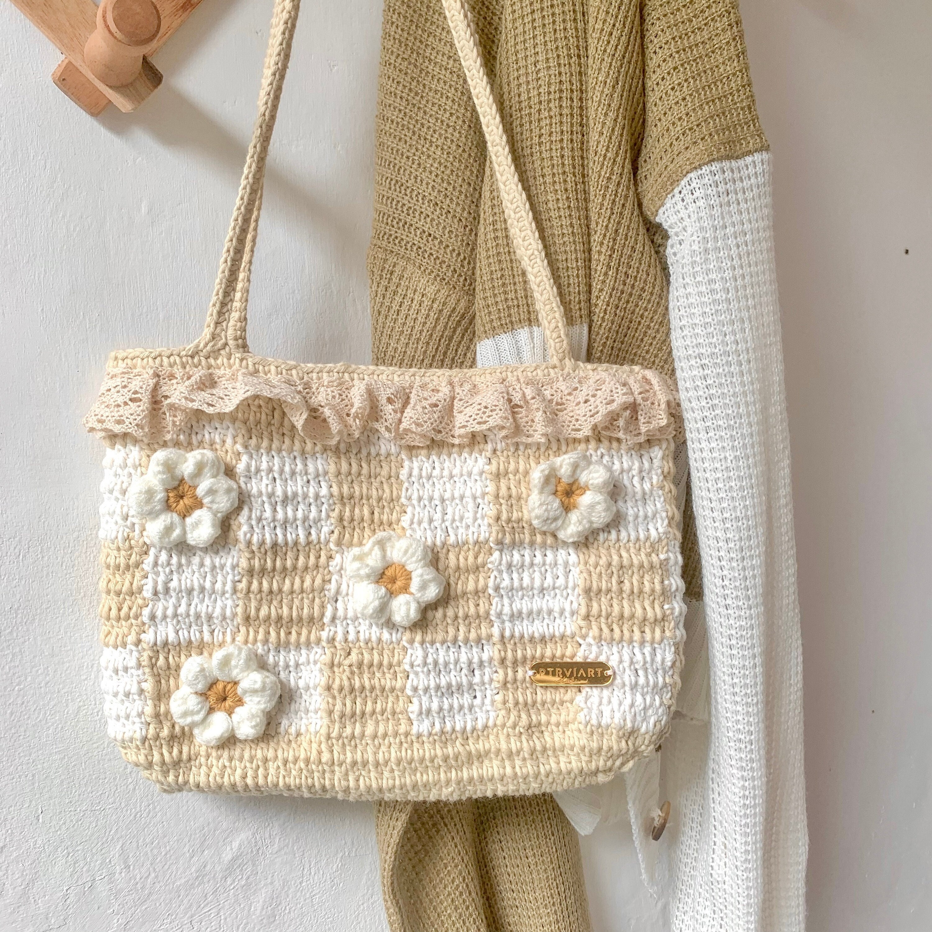 Geometric Crochet Shoulder Bag: Handmade Daisy Floral Purse