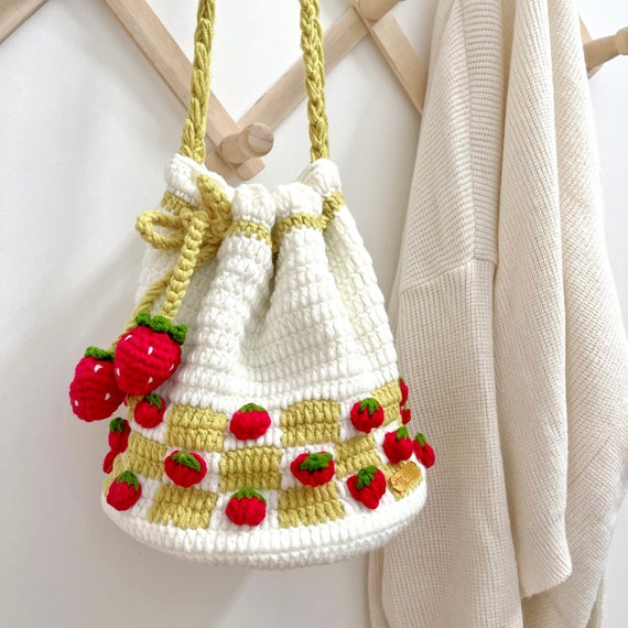 🍓HOW TO CROCHET THE STRAWBERRY CHARM BAG 🍓 - YouTube