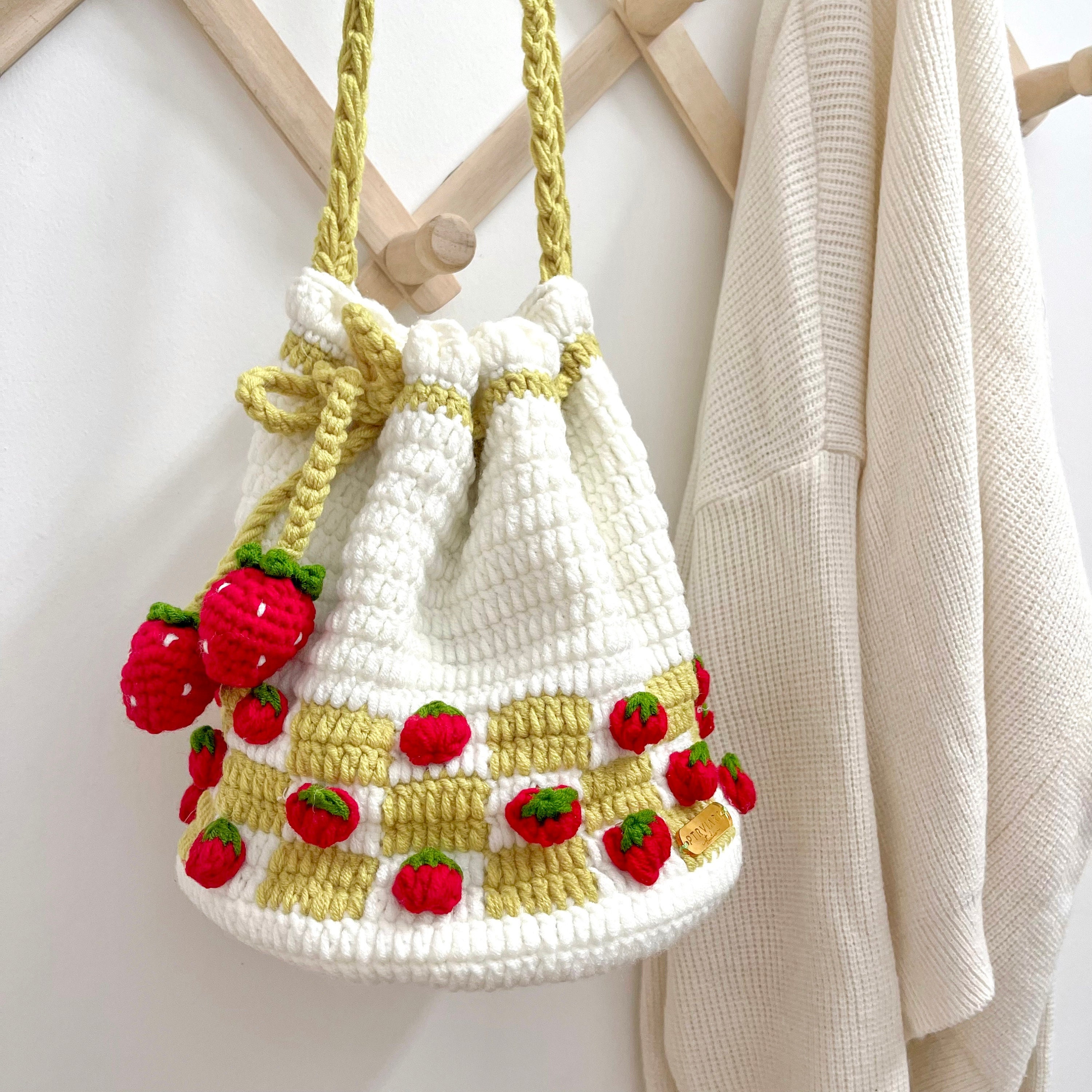 ◆24SS RONRON RASPBERRY STRING KNIT BAG◆ Green Strawberry Crochet Bag, Crossbody Cute Bag, Minimalist