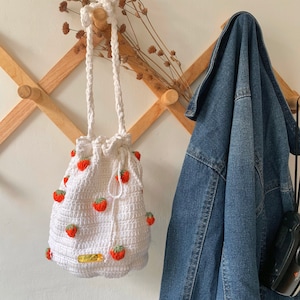 Strawberry Crochet Bag, Crossbody Cute Bag, Minimalist Strawberry Purse, Modern Crochet Sling Bag, Aesthetic Drawstring Bag