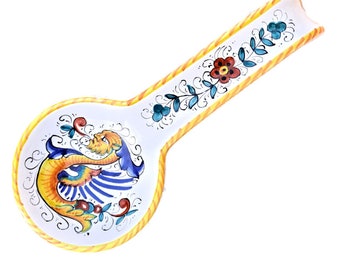 Deruta majolica ceramic spoon rest hand painted with Raphaelesque decoration