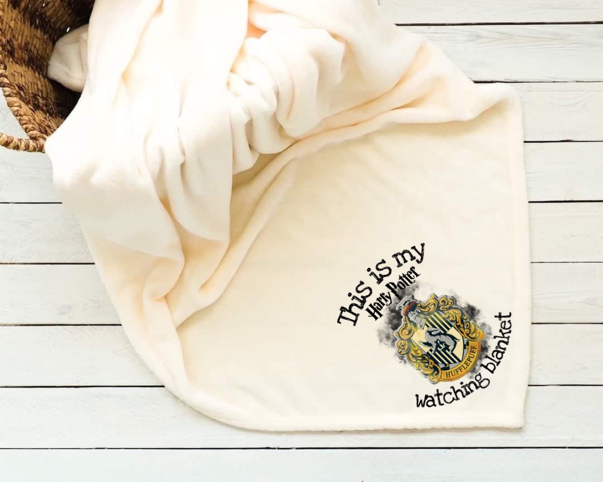 Hufflepuff watching blanket