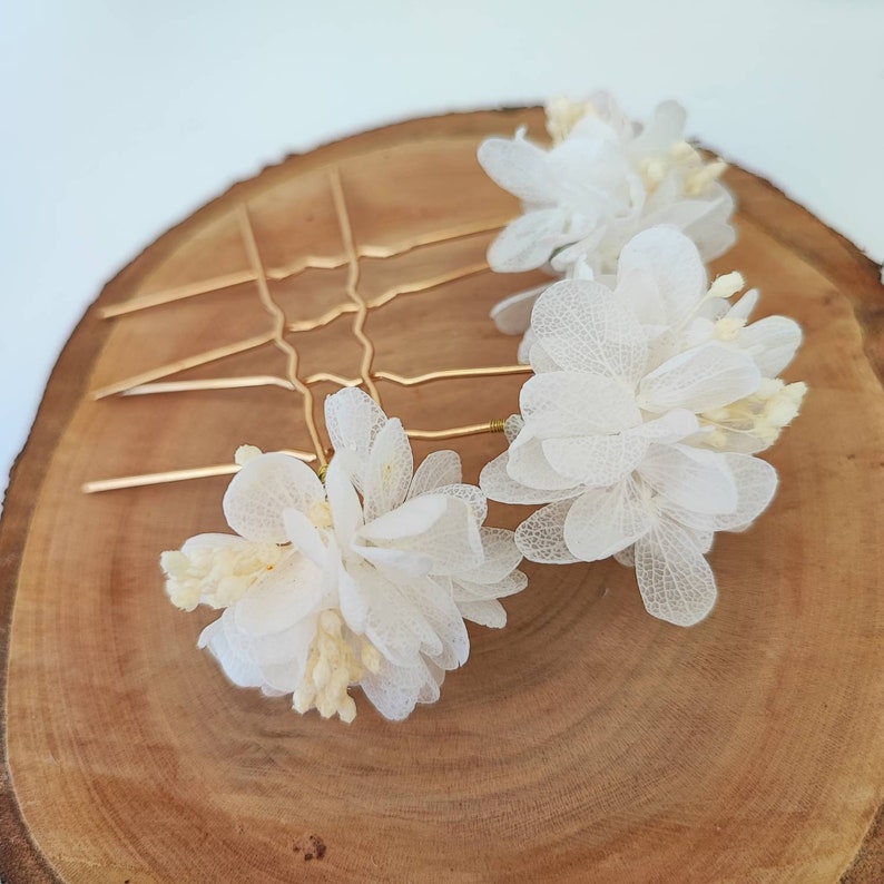 Set of 3 hairpins made of dried and preserved flowers Wedding accessory Bride Bridesmaid WHITE Collection image 4