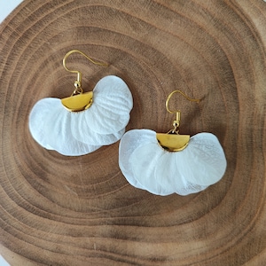 Hydrangea earrings, dried and preserved flowers Wedding accessory - Bride - Bridesmaid WHITE Collection