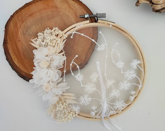 Porte alliances Tambour avec fleurs séchées et stabilisées Accessoire mariage Collection BLANC