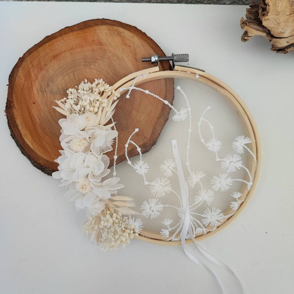 Porte alliances Tambour avec fleurs séchées et stabilisées Accessoire mariage Collection BLANC