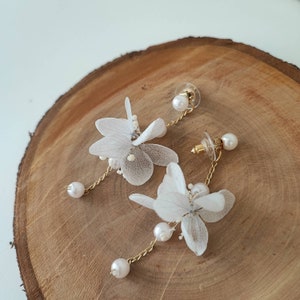 Hydrangea earrings dried and preserved flowers Wedding accessory - Bride - Bridesmaid