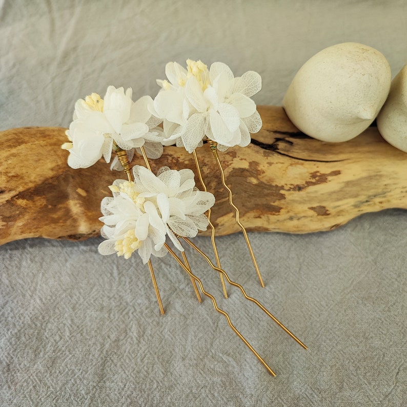 Set of 3 hairpins made of dried and preserved flowers Wedding accessory Bride Bridesmaid WHITE Collection image 6