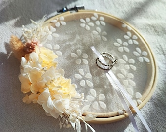 Wedding ring holder Drum with dried and stabilized flowers Wedding accessory Apricot Collection