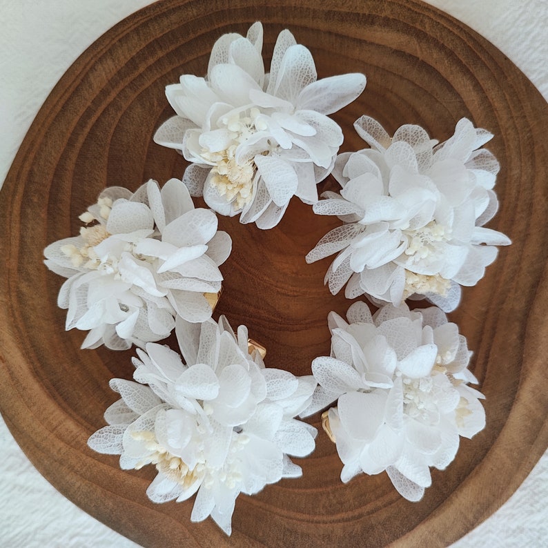 Set of 5 hair clips made of dried and preserved flowers Wedding accessory Bride Bridesmaid WHITE Collection image 2