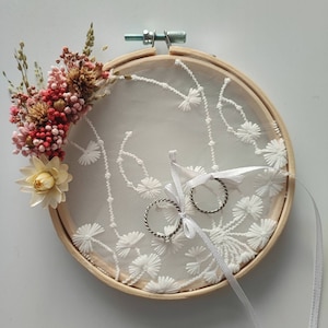 Ring holder Drum with dried and preserved flowers Wedding accessory ROSE Collection