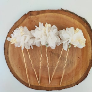 Set of 3 hairpins made of dried and preserved flowers Wedding accessory Bride Bridesmaid WHITE Collection image 3