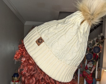 Bonnet d'hiver doublé de satin pour cheveux bouclés