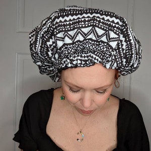 Satin Bonnet for curly girl. Extra Large Sleeping bonnet for curly hair. Black and white