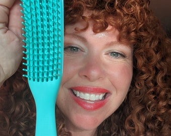 Curly Hair Brush with flexible bristles