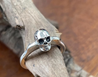 Massiver Silber Totenkopf Ring