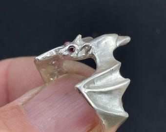 Solid silver flying bat ring size R but can be resized