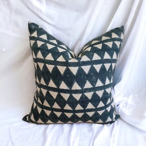 TATIYANNA|| Block print linen pillow cover, Blue /natural linen / floral natural linen pillow cover/ Decorative Pillows / Home Decor Pillows