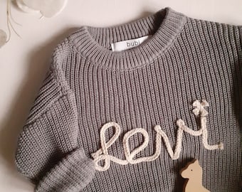 Grobstrick Pullover grau mit Personalisierung chunky knit sweater personalized personalisierte pullover namenspullover
