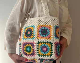 Sac à bandoulière carré grand-mère au crochet coloré, sac au crochet, sac carré grand-mère, sac bohème, sac rétro, sac hippie, sac de style vintage